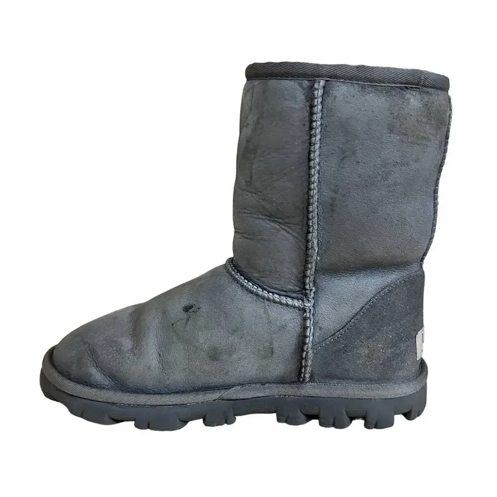 UGG Australia - Essential Short Classic - Boots - Gray - Women's - 6 - S/N 5835